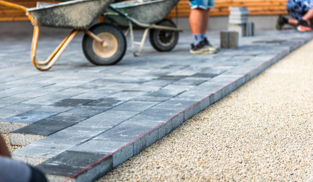 Best Concrete Walkway Installation  in New London, WI